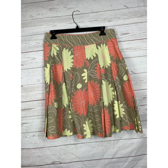 Liz Claiborne Dresses & Skirts - Liz Claiborne Skirt Womens size 4 Tan‎ Floral Aline Pleated Knee Length Zip
